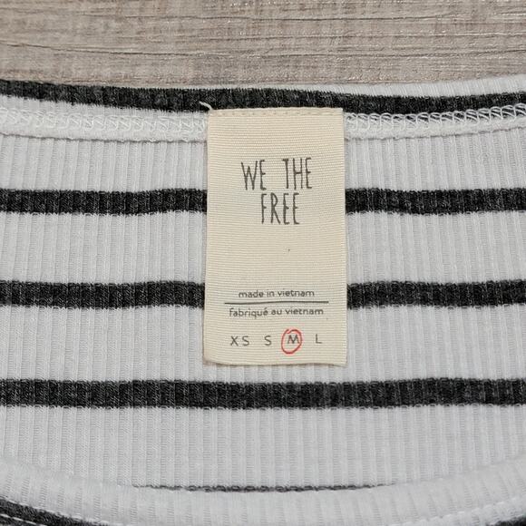 Free People We the Free Good Find Striped Bell Sleeve Shirt Size Medium Ruffle - Picture 4 of 8